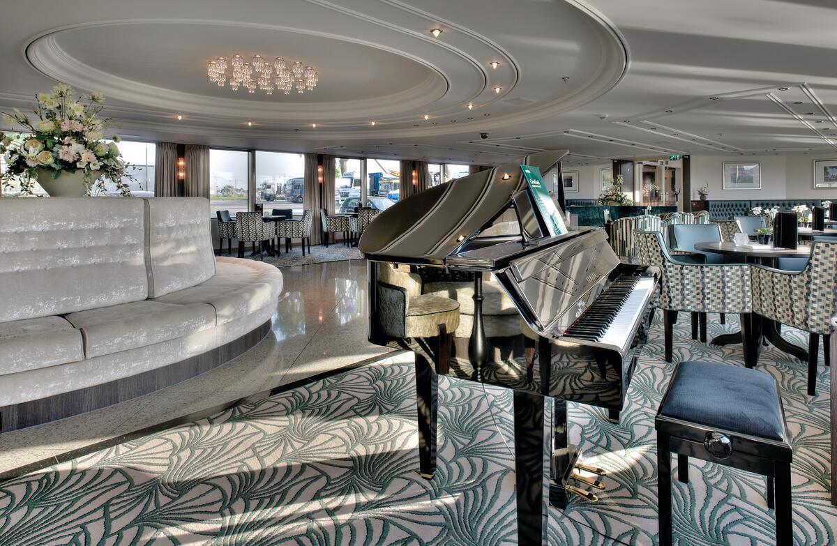 Panorama Lounge & Bar
